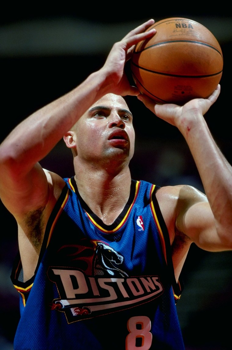16 Feb 1999:  Bison Dele #8 of the Detroit Pistons shooting the ball during the game against the New Jersey Nets at the Continental Airlines Arena in ...