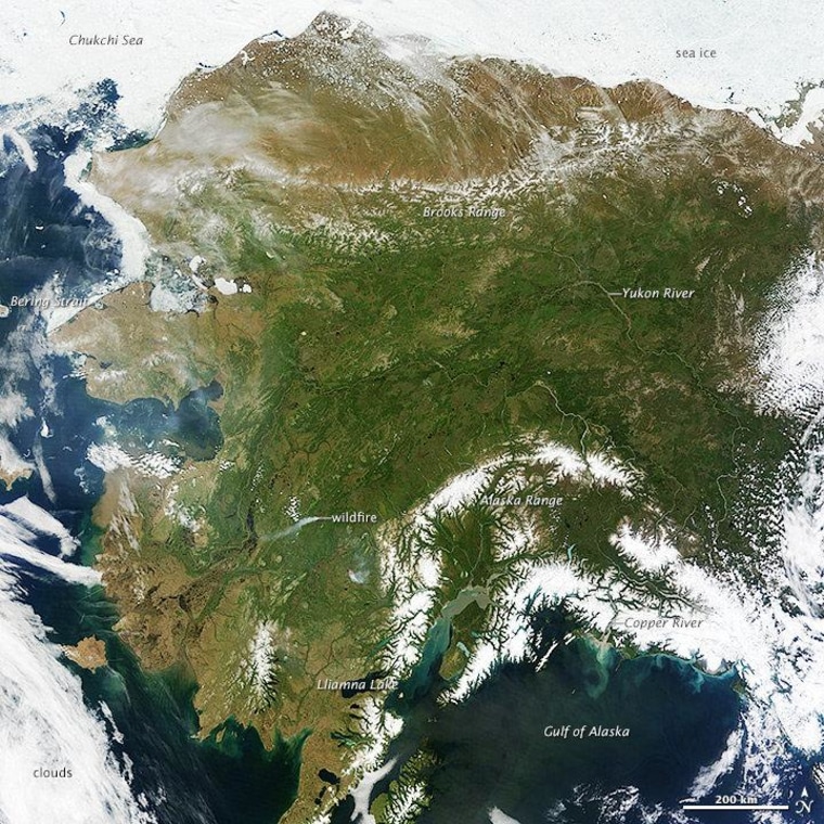 A scorching heat wave caused by a high-pressure system meant few cloudson Monday, so NASA's Terra satellite snapped a rare image of the entire state of Alaska.