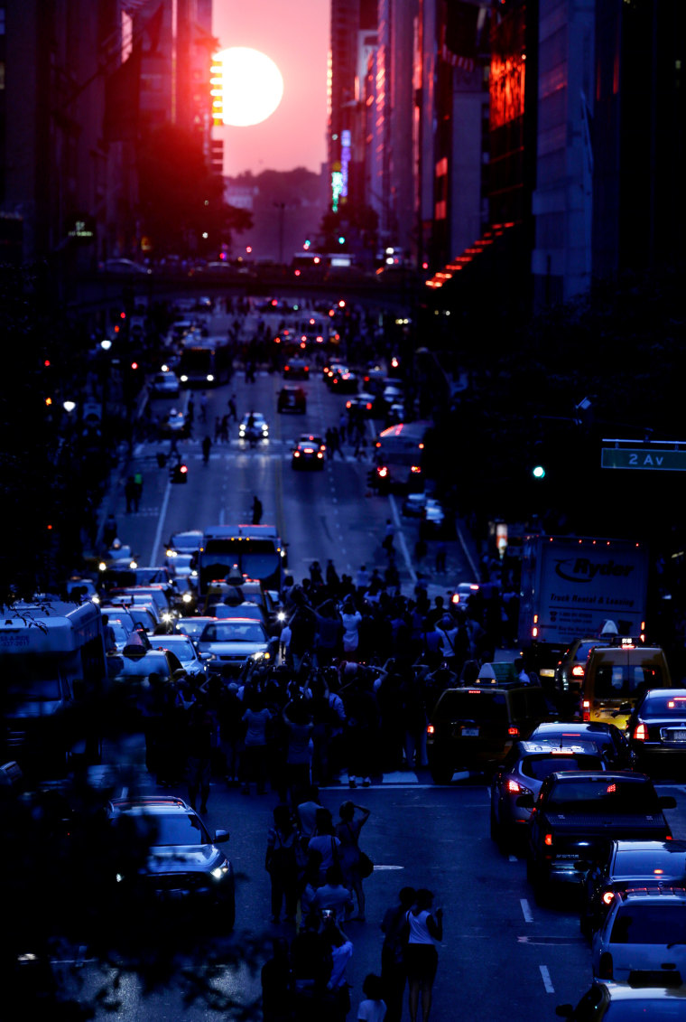 6C7971429 pb 120711 manhattanhenge 743p