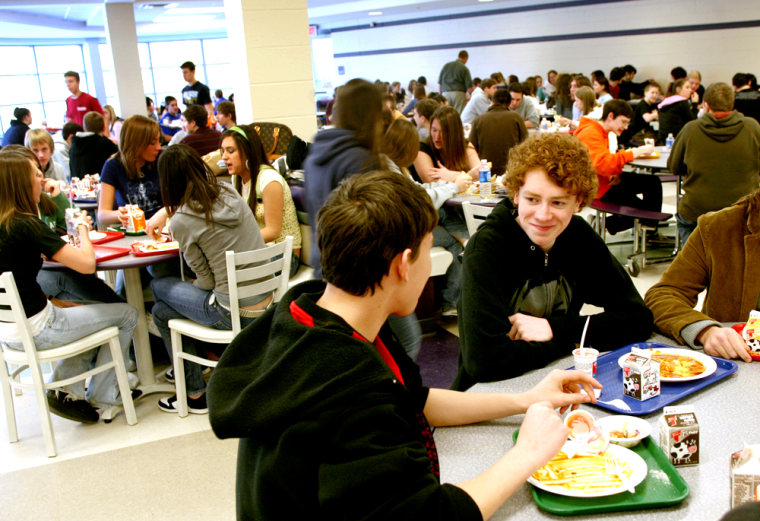 Students eat lunch at Plum High School in suburban Pittsburgh, on Thursday, Jan. 18, 2007.  The school district has become the first in the nation to ...