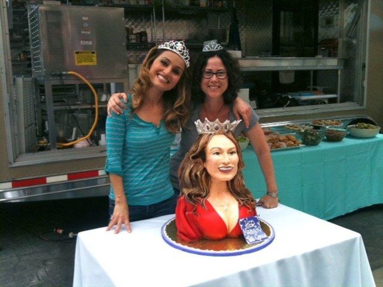 The week before the event, Giada's Food Network crew showed up for work wearing crowns -- and created a special \"Queen for a day\" cake.