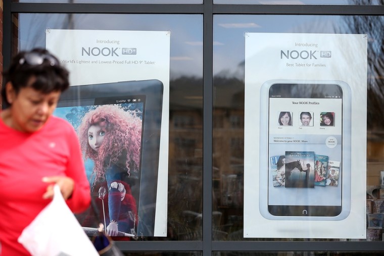 Barnes & Noble will give away a free Nook Simple Touch e-reader next week to readers buying the Nook HD , advertised above.