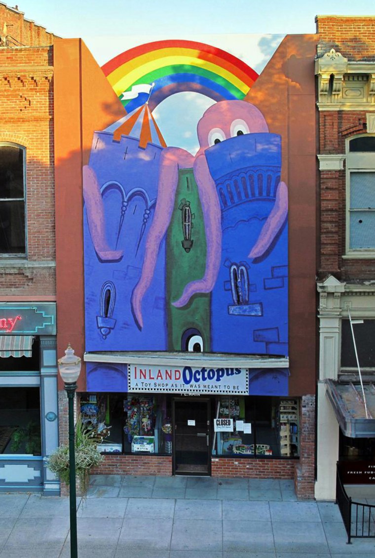 The mural on the storefront of the Inland Octopus toy shop, which measures 638 square feet, may cease to exist after midnight Wednesday.