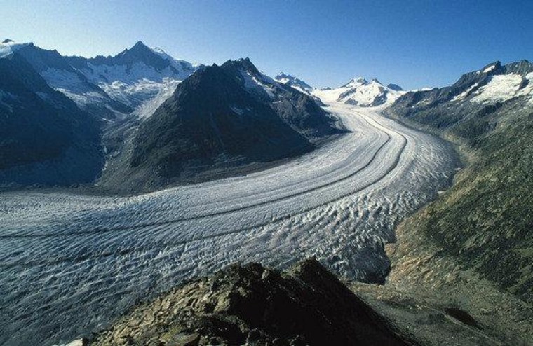The Aletsch Glacier of Switzerland is the largest in the Alps, but scour marks on the valley reveal that the ice used to extend much higher.