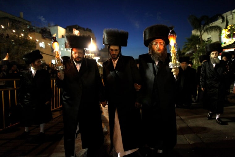 25000 Guests Show Up For Lavish Jewish Wedding 