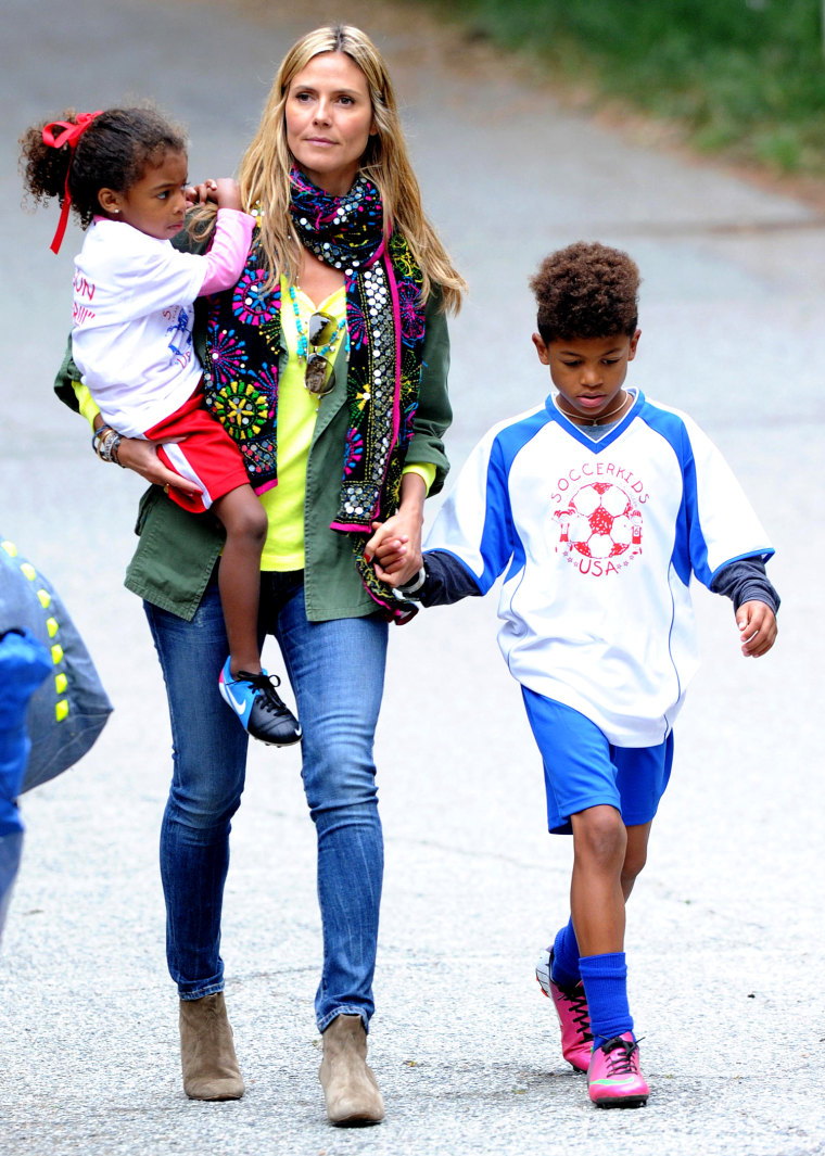 Malibu, CA - 04/13/2013- Heidi Klum spend the day at the Beach and the Park
-PICTURED: Heidi Klum, son Henry and daughter Lou
-PHOTO by: Daniel Robert...