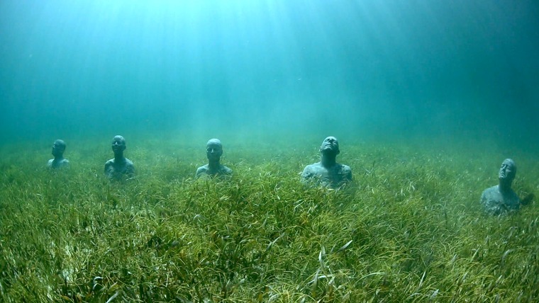 Image: Sculptures of the TODAY anchors under the sea