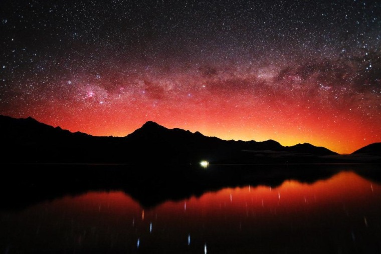 Minoru Yoneto photographed this red aurora in New Zealand.
