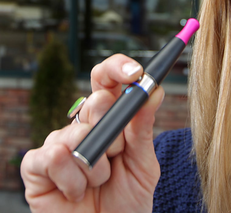 More high school students are trying e-cigarettes, the CDC and FDA report