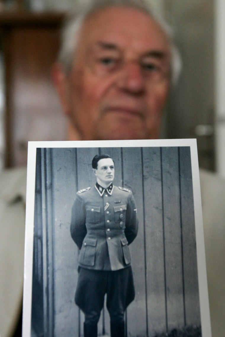 Hitler's former bodyguard and Rochus Misch, the last remaining witness to the fuhrer's death, died Thursday.
