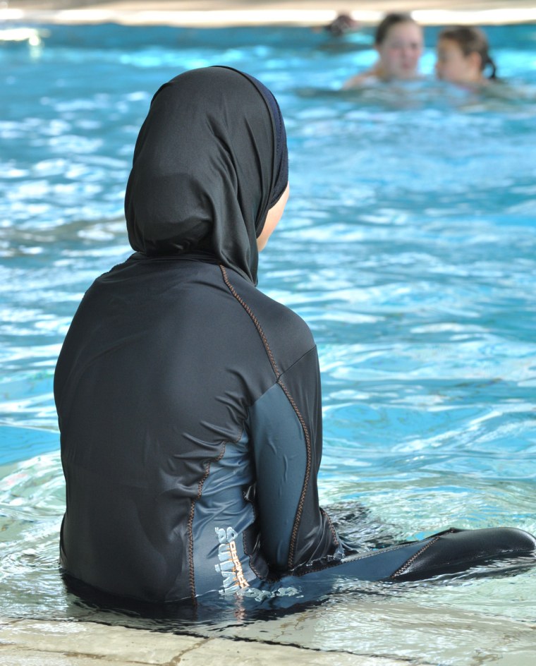 German Court Rules Muslim Girls Must Join Swim Classes 