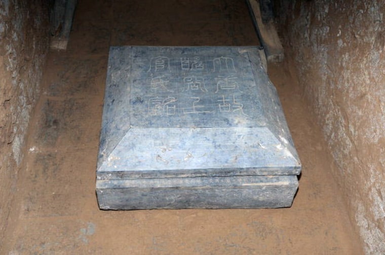 Image: Tomb marker
