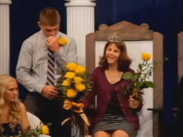 Image: Courtney Tharp is named homecoming queen in Iowa