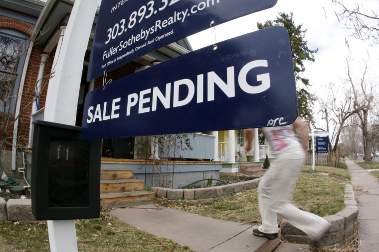 So-called pending home sales dropped 1.6 percent month-to-month in August as rising interest rates and higher prices took their toll on demand.