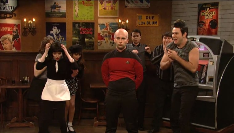 Image: "Saturday Night Live" cast and host Anna Kendrick
