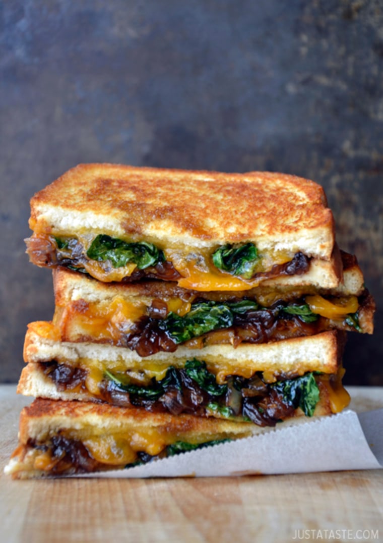 Grilled cheese with caramelized balsamic onions