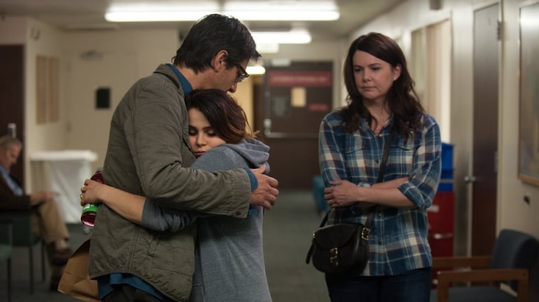 Ray Romano, Mae Whitman and Lauren Graham as Hank, Amber and Sarah in a scene from the "Parenthood" fifth season finale.