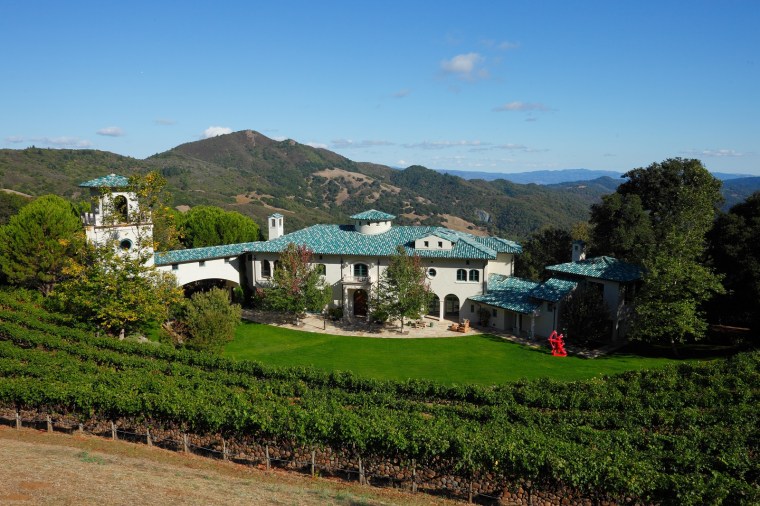 Robin Williams is relisting his Napa Valley estate, which he calls Villa Sorriso, or Villa of Smiles.