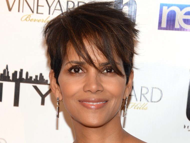 Cute short haircuts: Halle Berry