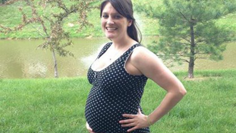 Pregnant cop forced to continue patrol work — or take unpaid leave