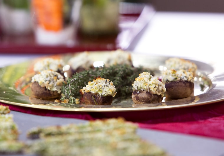 TODAY Show: PopSugar lifestyle expert Brandi Milloy shows how to plate holiday appetizers for maximum appeal on December 8, 2014.