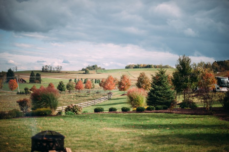 Style, music coordinate at L.A. couple's rustic Pennsylvania wedding