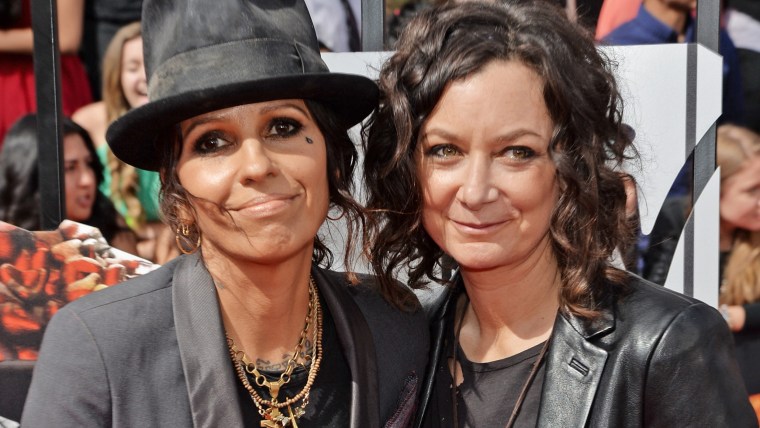 Linda Perry and Sara Gilbert's wedding receiption menu was vegan.