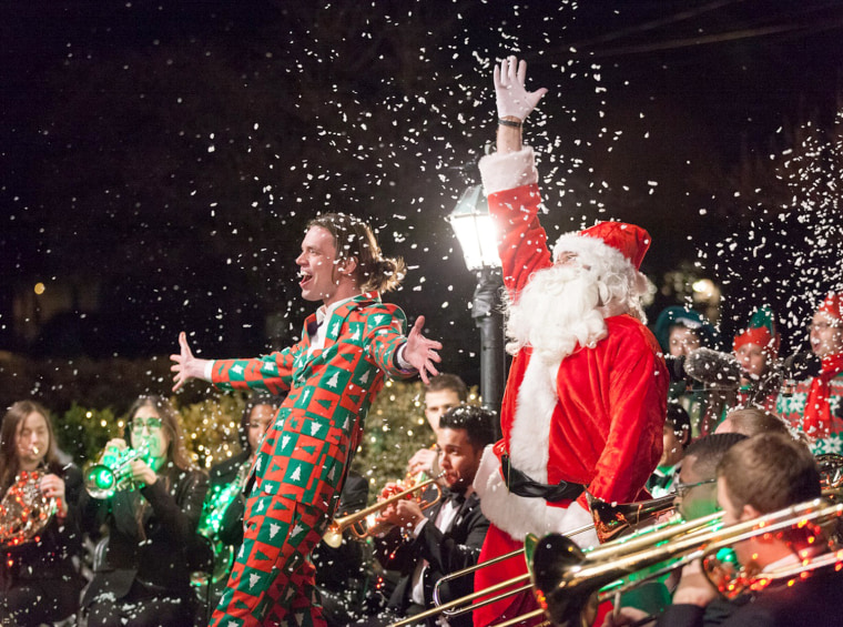 Aaron Jackson, a comedian and Improv Everywhere participant, had a featured solo as part of the caroling mission.