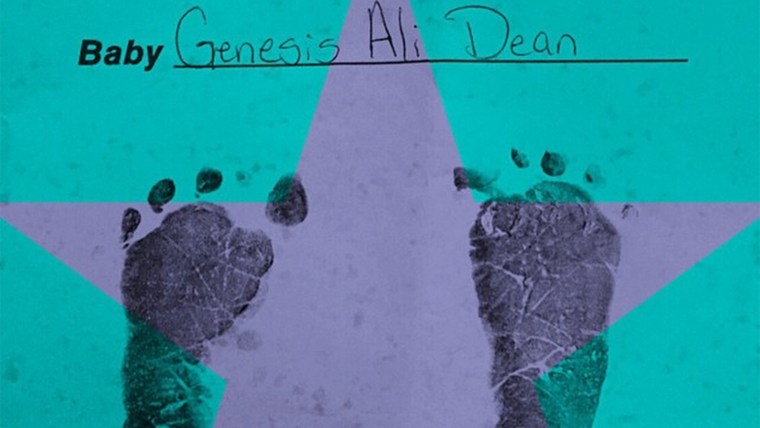 Image: Alicia Keys posts her baby's footprints to Instagram