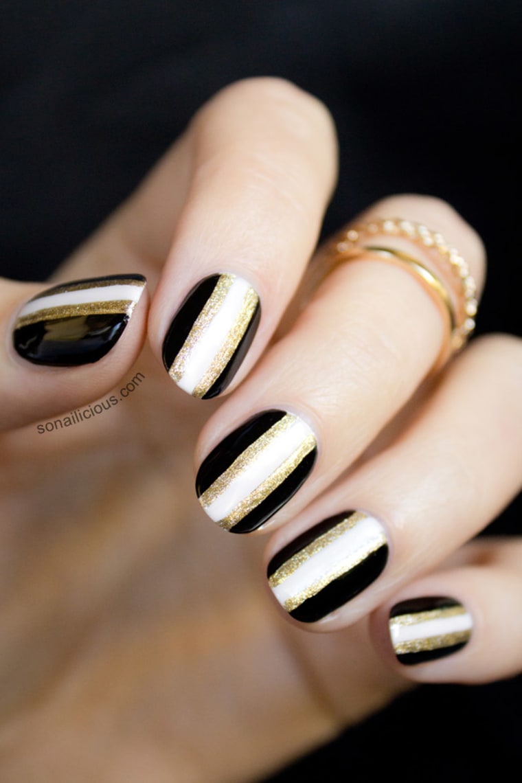 12 Newest Christmas Nail Art Ideas To Try - SoNailicious