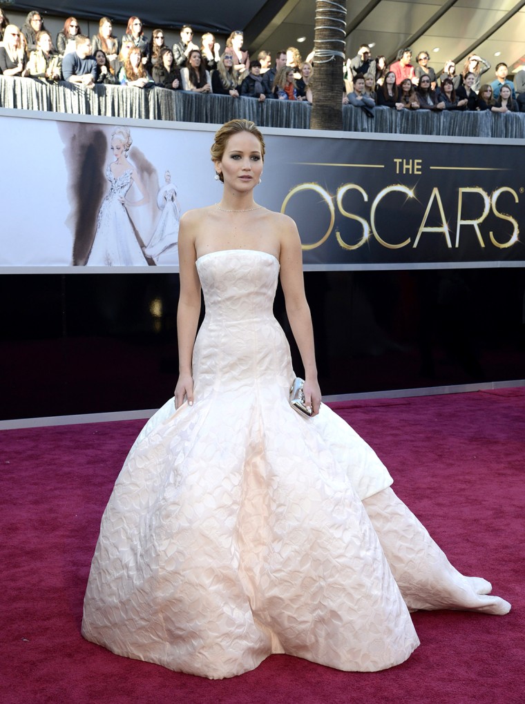 Jennifer Lawrence Wears Gold Sequin Dior on the 2018 Oscars Red Carpet   Vogue