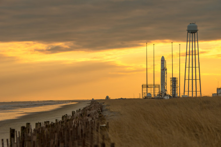 Image: Antares rocket