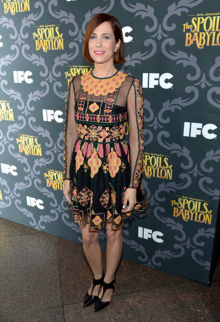 IMAGE DISTRIBUTED FOR IFC - Kristen Wiig arrives at IFC's \"The Spoils of Babylon\" premiere red carpet at the DGA Theater on Tuesday, Jan. 7, 2014, in ...