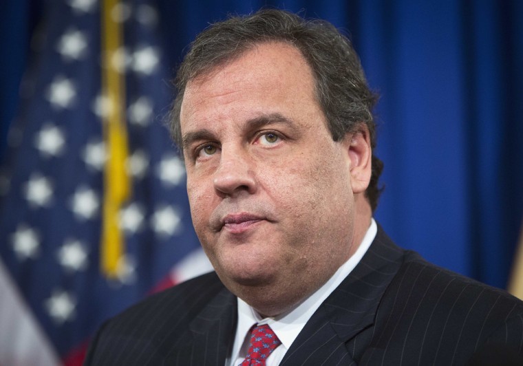 New Jersey Governor Chris Christie gives a news conference in Trenton January 9, 2014.