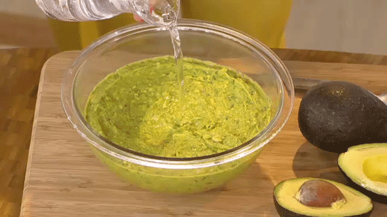 keep guacamole green