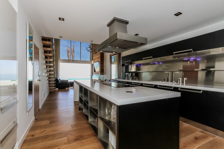 The interior of this Marina Del Rey condo has been completely redone, including the kitchen.