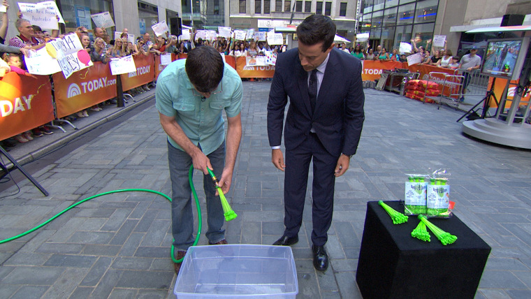 Inventor Josh Malone showed off his Bunch O Balloons invention to Carson Daly that can fill 100 water balloons in less than a minute.
