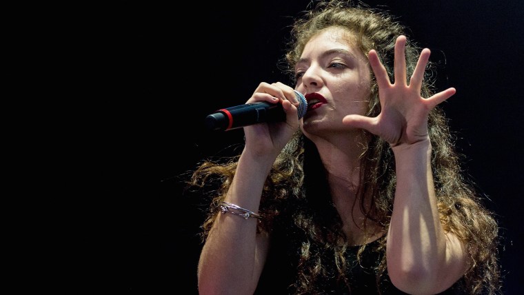 SAO PAULO, BRAZIL - APRIL 05:  Lorde performs on stage during the 2014 Lollapalooza Brazil at Autodromo de Interlagos on April 5, 2014 in Sao Paulo, B...