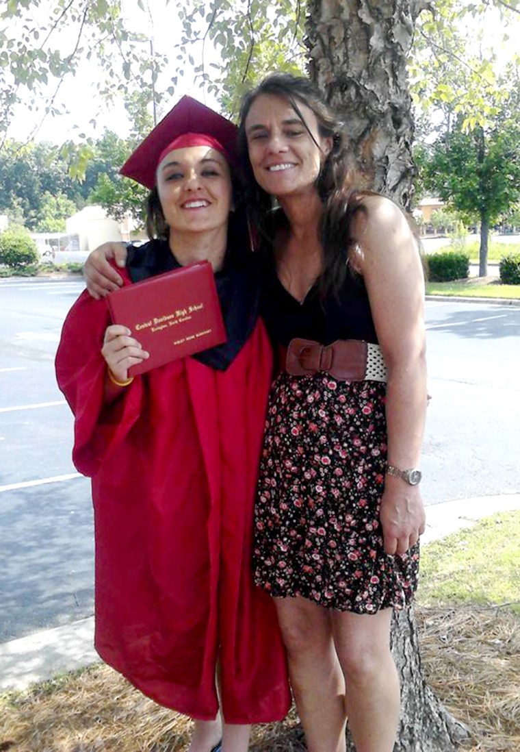 Mom wears same dress to graduation that got her daughter sent home
