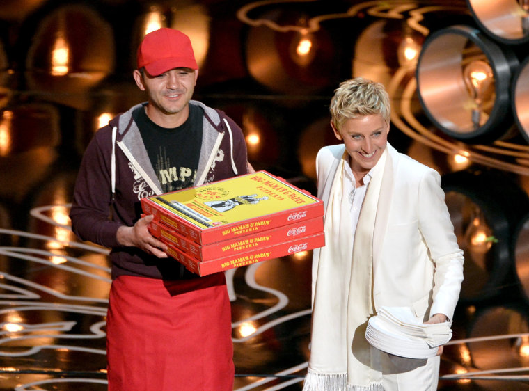Image: Ellen DeGeneres and pizza guy Edgar