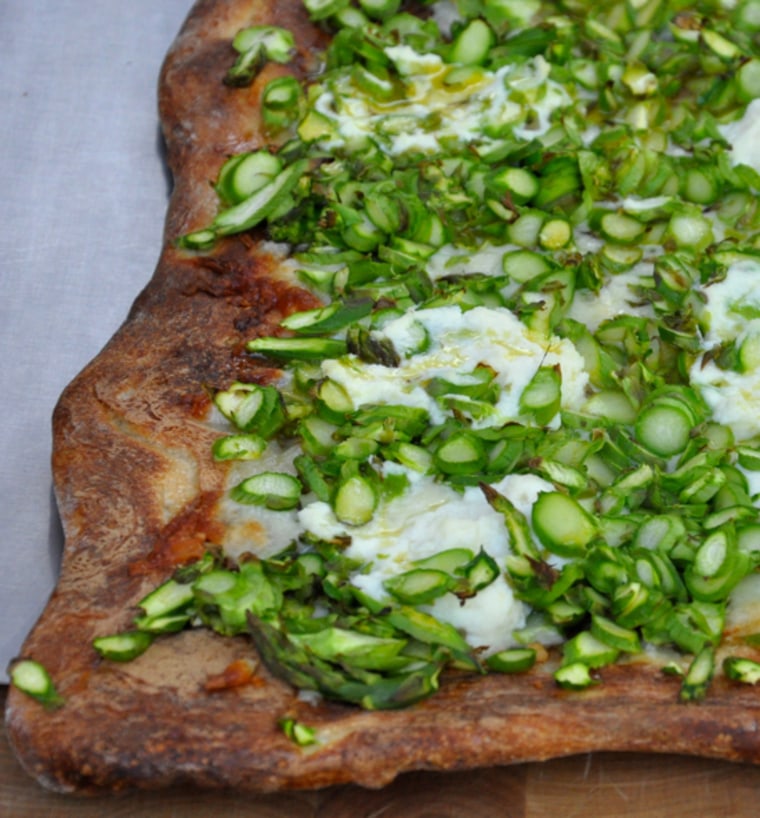 Asparagus pizza