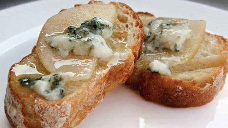 blue cheese pear toast