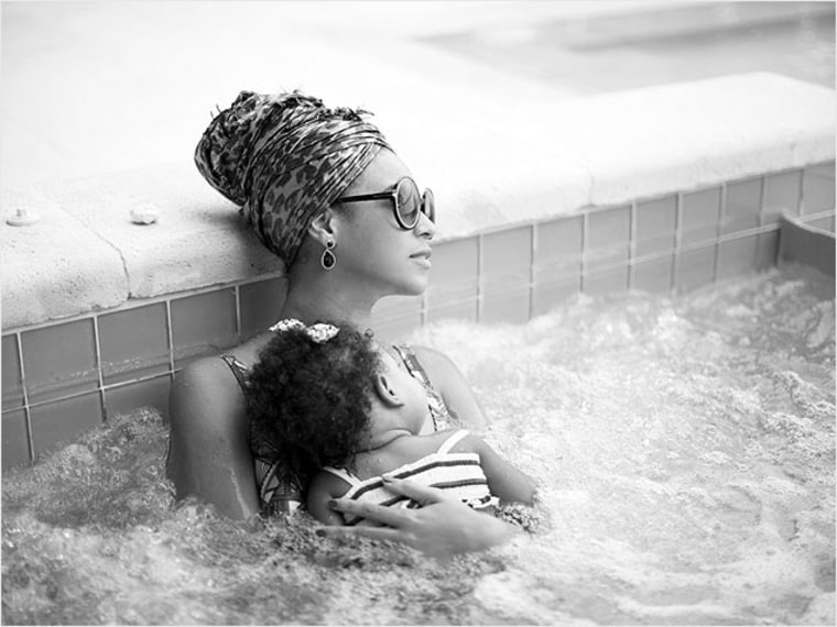 Beyonce Posts Photo With Blue Ivy on Tumblr