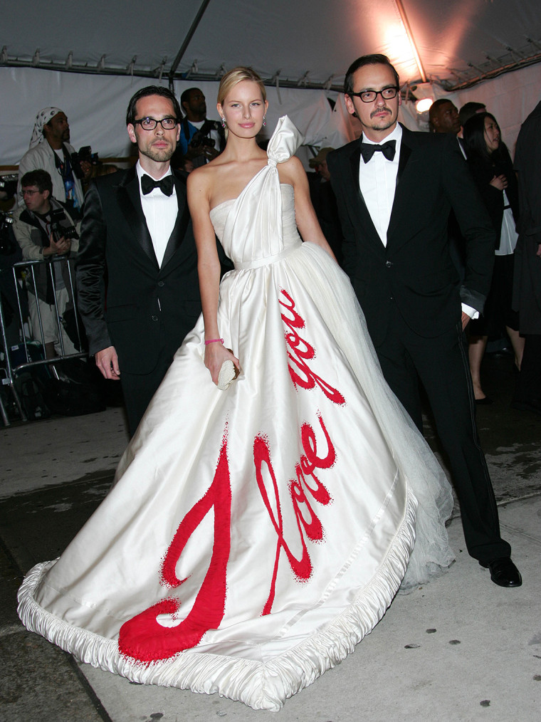 attends the MET Costume Institute Gala Celebrating Chanel at the Metropolitan Museum of Art May 2, 2005 In New York City.