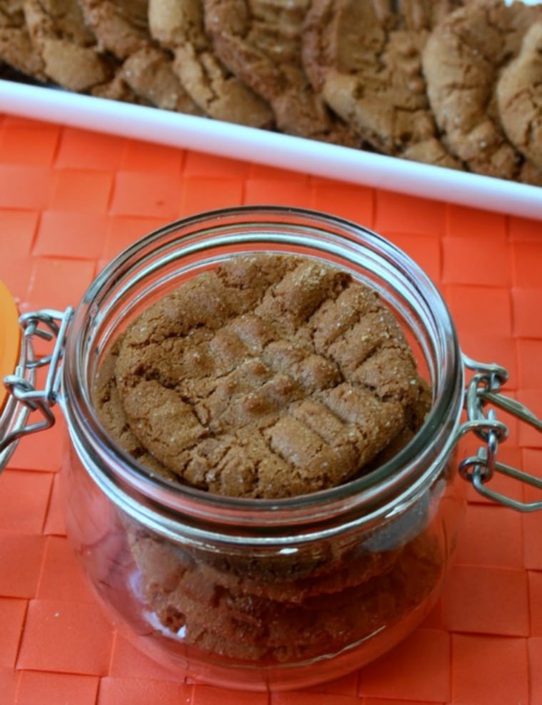 Crunchy peanut butter and Nutella cookies