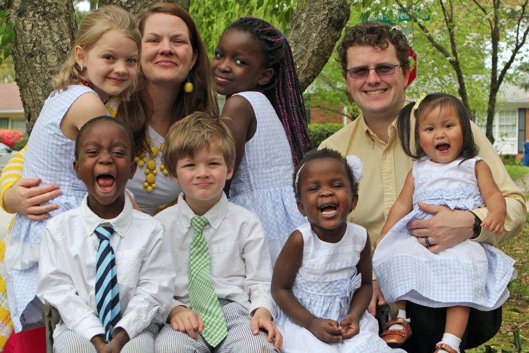 The Dingle family: From back left: Jocelyn, 7; Shannon; Patience, 7; Lee. From front left: Philip, 5; Robbie, 5; Patu, 3; and Zoe, 2.