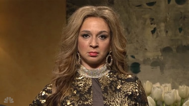 Maya Rudolph's Beyonce was the only one who had a fan blowing her hair.