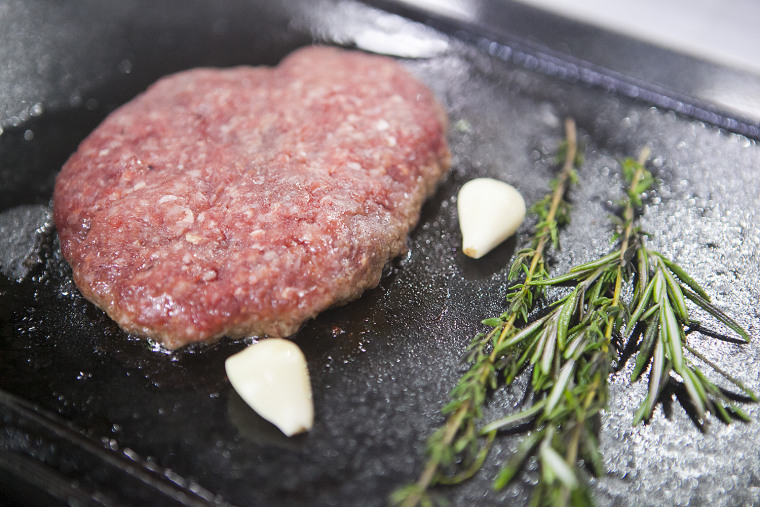 'Hungry Games' chef Richard Blais makes a patty melt and a kale salad
