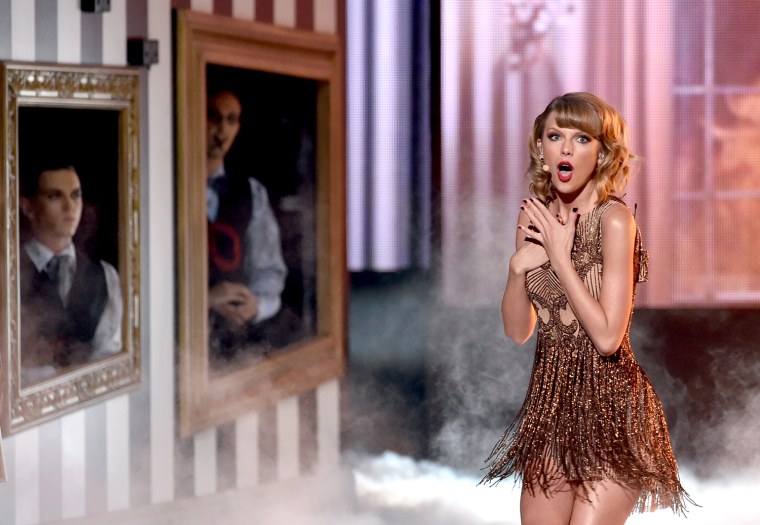 Taylor Swift performs at the American Music Awards.