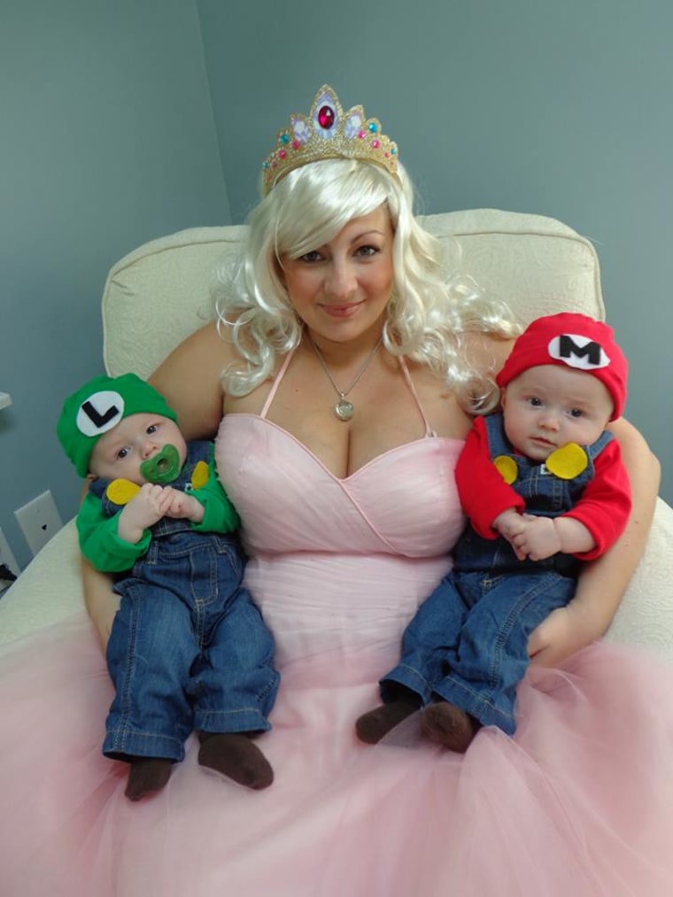 Mama mia! Vanessa Bellitti celebrated her twins' first Halloween by dressing as Princess Peach with her little Mario and Luigi.